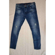 Bild in die Galerie hochladen, Skinny Jeans mit Farbflecken
