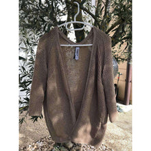 Upload image to gallery, Buttonless knit cardigan
