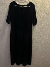 Upload image to gallery, Long dress

