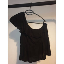 Upload image to gallery, Top one shoulder
