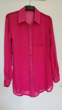 Charger l&#39;image dans la galerie, Chemise rose en mousseline de soie
