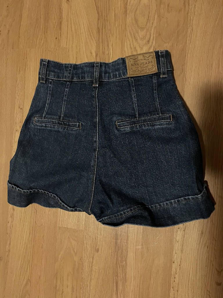 Short Jeans