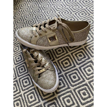 Charger l&#39;image dans la galerie, Guess Women&#39;s Lace Up Leather Quilted Fabric Glitter Sneakers
