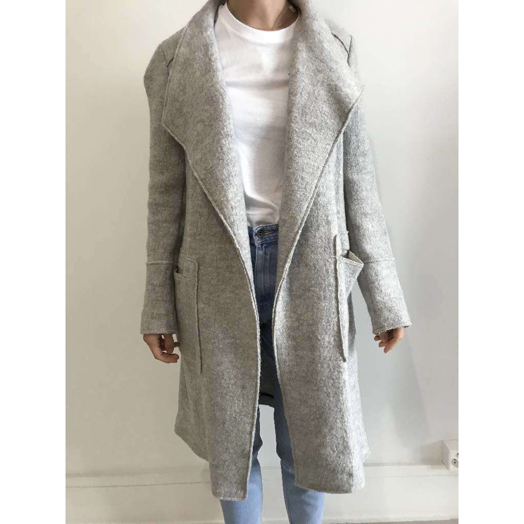 Long manteau gris